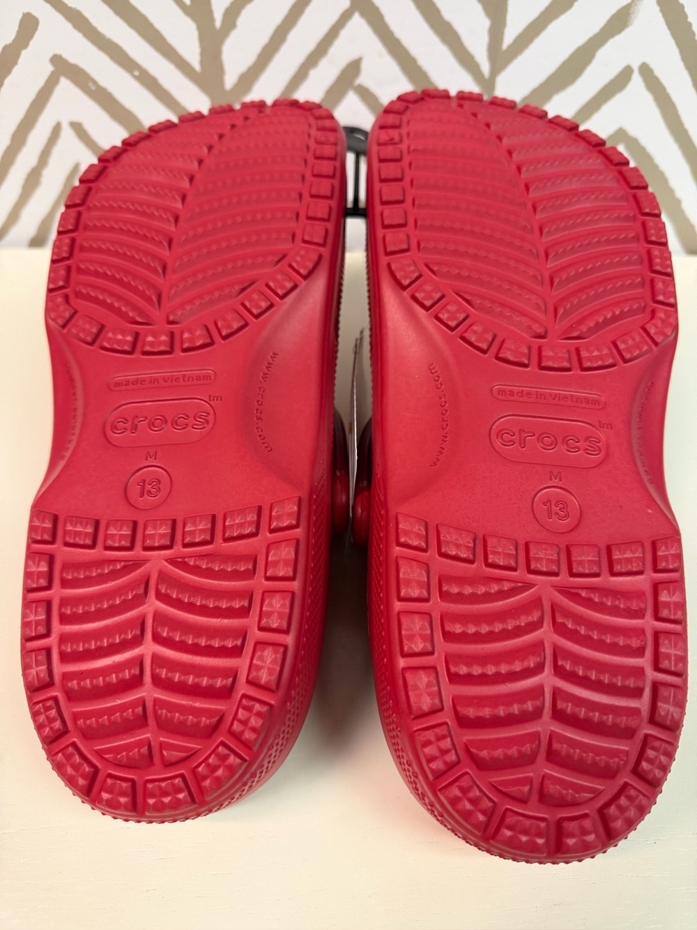 NWT Men’s Crocs Classic in Color Pepper Roomy Fit Size 13 - Picture 5 of 6